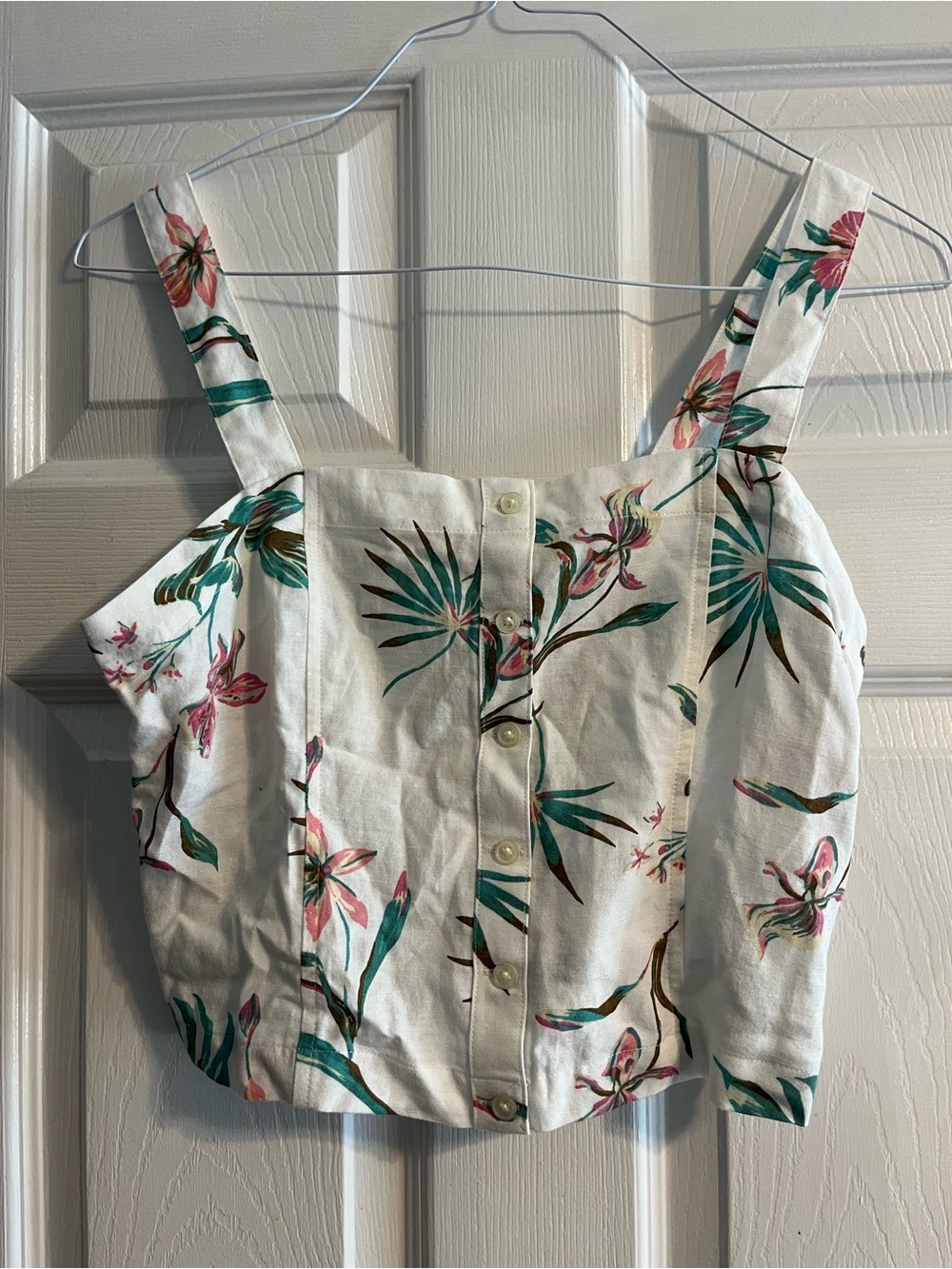 Levi's White Floral Button-Front Crop Top with Green & Pink Print